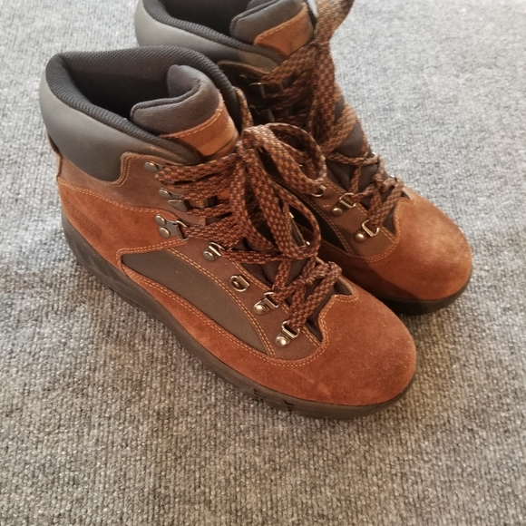 Northwest Territory Hiking Boots - Picture 4 of 10